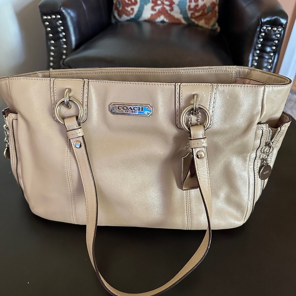 Coach Tan Gallery Slimmery Putty Leather Zipper Tote Handbag - F19252